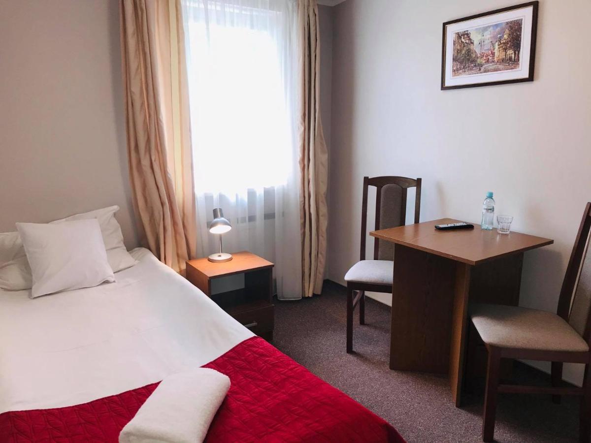 Aparthotel Astral Raszyn Exterior foto