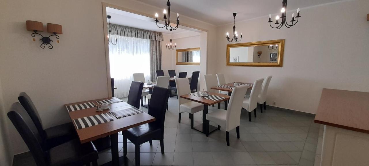 Aparthotel Astral Raszyn Exterior foto