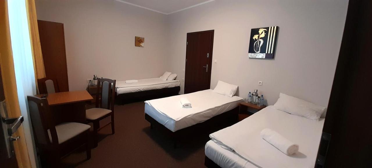 Aparthotel Astral Raszyn Exterior foto
